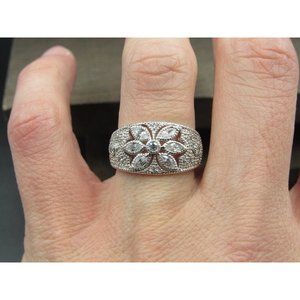 Size 7 Sterling Silver Cubic Zirconia Cute Flower Band Ring